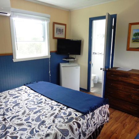 Motel Des Deux Lacs Waterloo Room photo