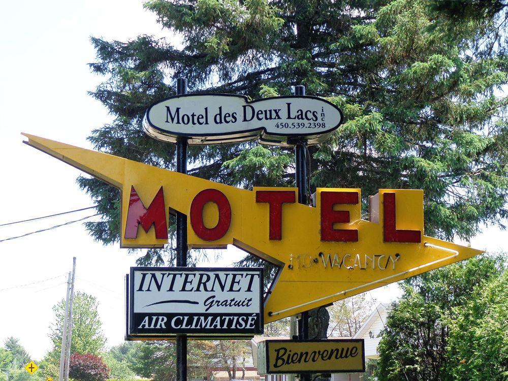 Motel Des Deux Lacs Waterloo Exterior photo